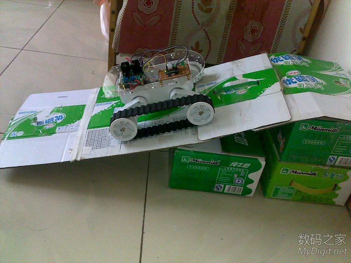 FPV 2.4G����ң��·��5С�������ϴ���Ƶ��
