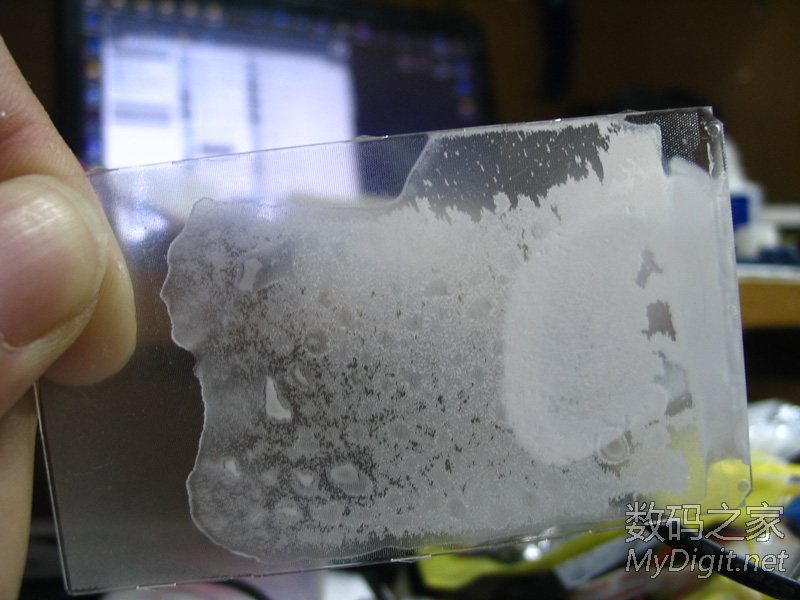 液晶屏换灯管后背光板上有手印怎么办?- _感人