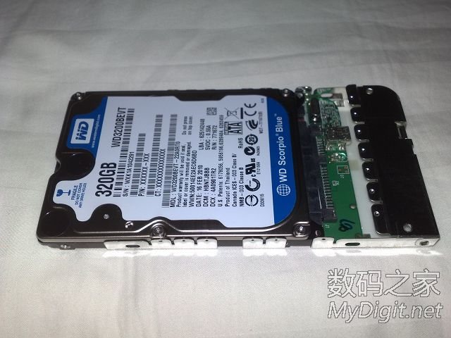 硬盘盒拆解图 西部数据WD Element 320G 2.5寸
