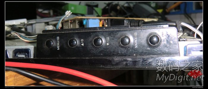 显示器的控制软排线断了,现在不能调整亮度对