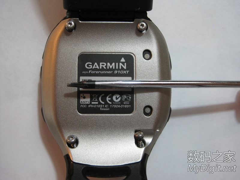 Garmin Forerunner 910XT ˶ ܷ⽺ˮ