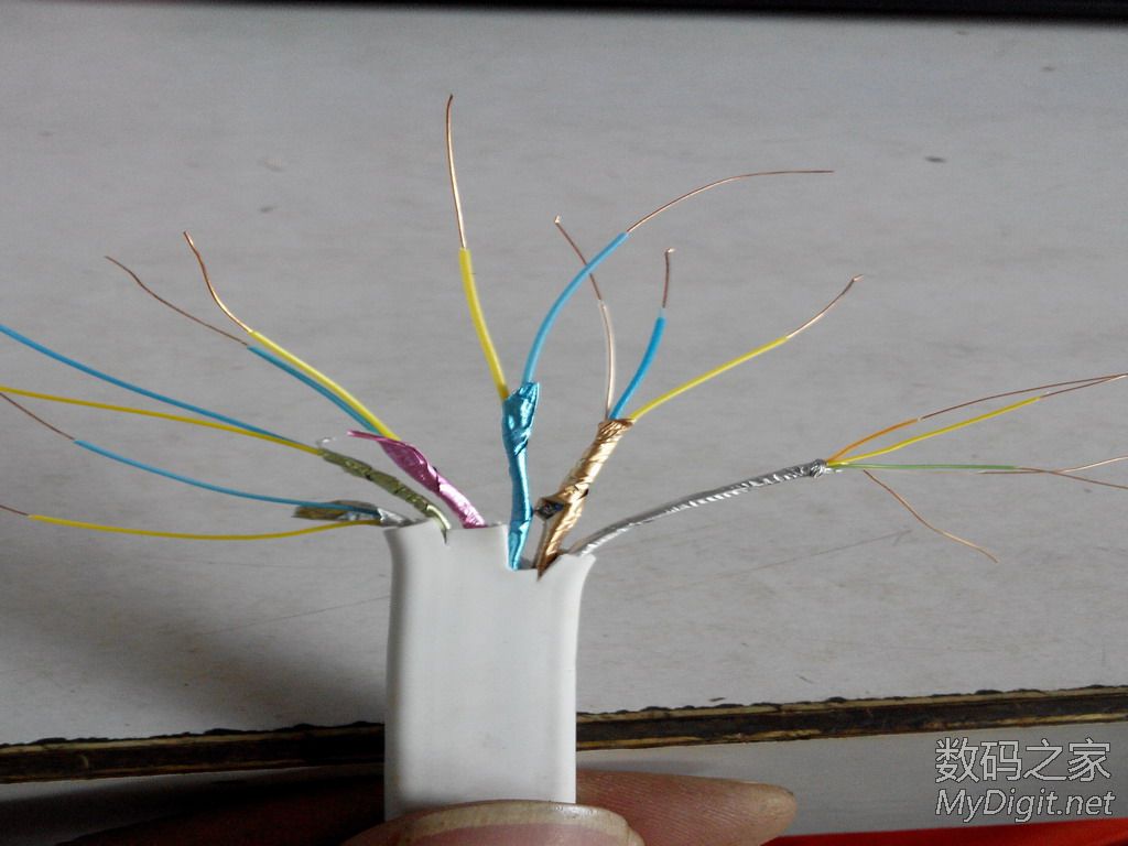 求解,multisim11比较器仿真输出电压显示不正常