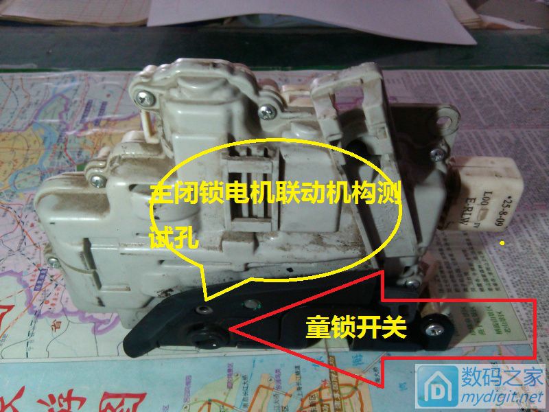 拆修老迈腾b6左后门锁块总成并简析工作原理