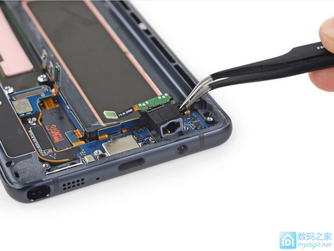三星盖乐世Note7深度拆机 这货难修的1笔,即使有小毛病也请售后处理 三星盖乐世Note7深度拆机 这货难修的1笔,即使有小毛病也请售后处理