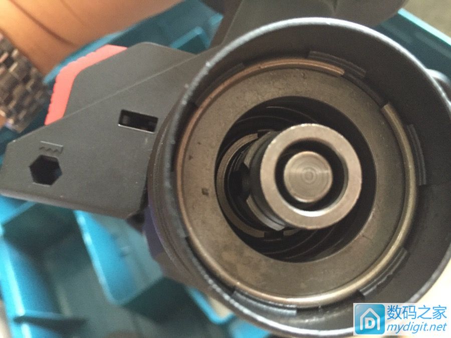 博世多功能大功率電鎬 GBH 2-24 DFR 博世多功能大功率電鎬 GBH 2-24 DFR