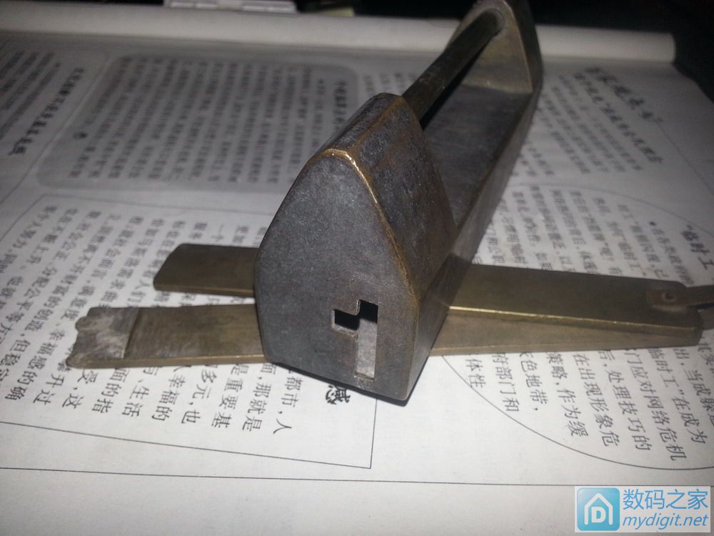 头回当锁匠,打开了一把黄五胜老铜锁 头回当锁匠,打开了一把黄五胜老铜锁