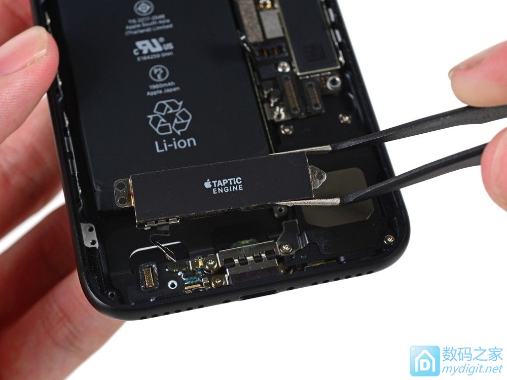 库克蜀黍妹骗人,它的变化真不少 苹果 iPhone 7 到手即拆 库克蜀黍妹骗人,它的变化真不少 苹果 iPhone 7 到手即拆
