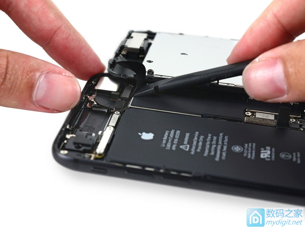 库克蜀黍妹骗人,它的变化真不少 苹果 iPhone 7 到手即拆 库克蜀黍妹骗人,它的变化真不少 苹果 iPhone 7 到手即拆