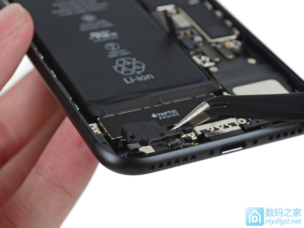 库克蜀黍妹骗人,它的变化真不少 苹果 iPhone 7 到手即拆 库克蜀黍妹骗人,它的变化真不少 苹果 iPhone 7 到手即拆
