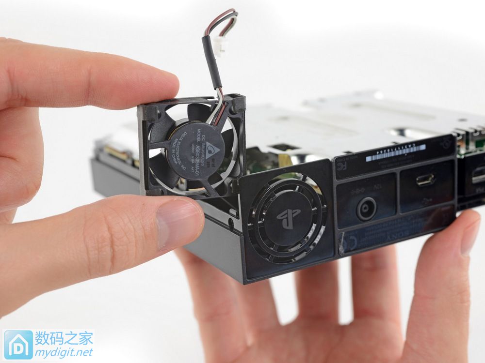 Note 7"同款"屏幕 索尼PlayStation VR详细拆机报告 Note 7"同款"屏幕 索尼PlayStation VR详细拆机报告