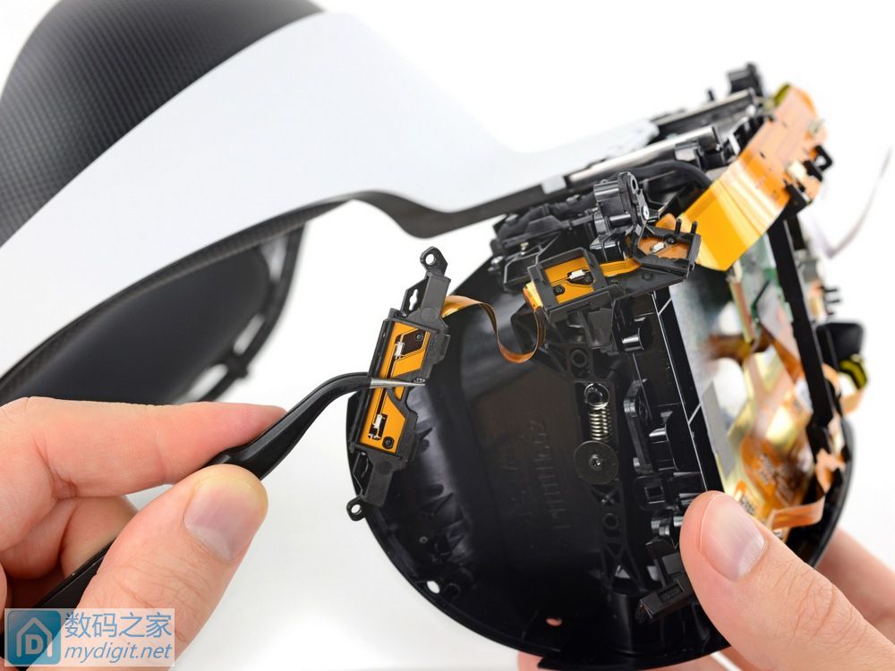 Note 7"同款"屏幕 索尼PlayStation VR详细拆机报告 Note 7"同款"屏幕 索尼PlayStation VR详细拆机报告