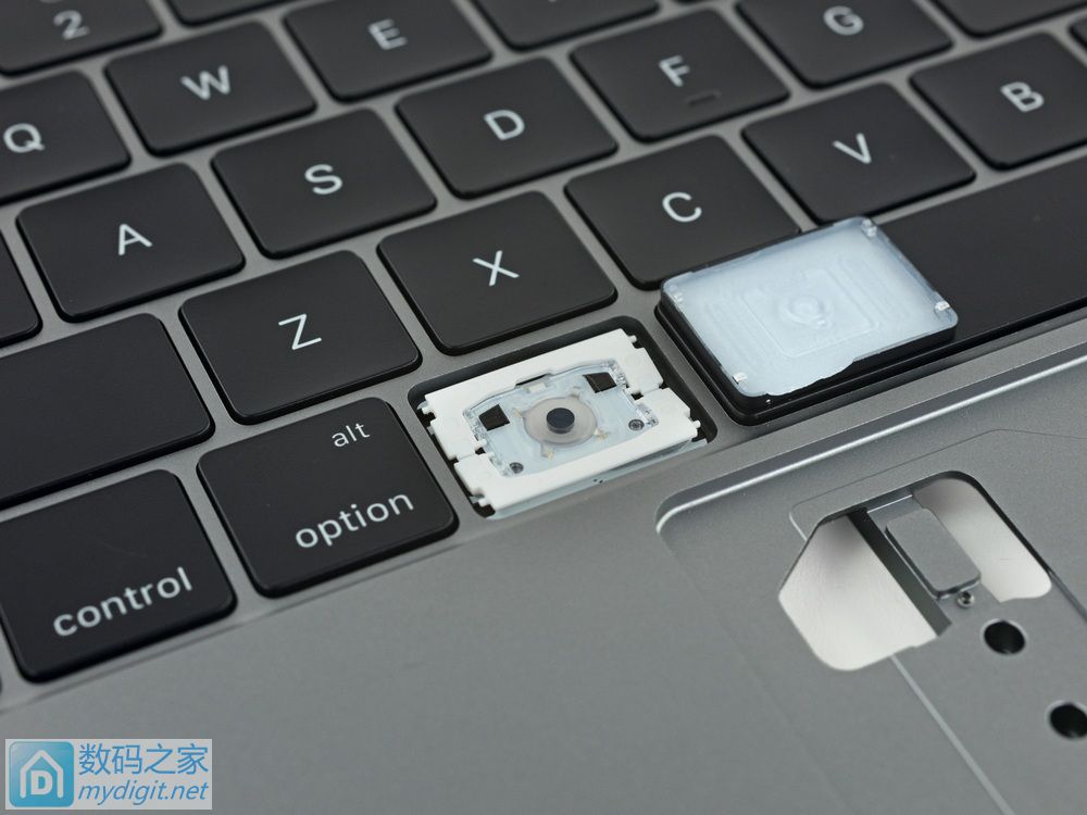 2016款苹果MacBook Pro 13"丐中丐版拆机报告 2016款苹果MacBook Pro 13"丐中丐版拆机报告