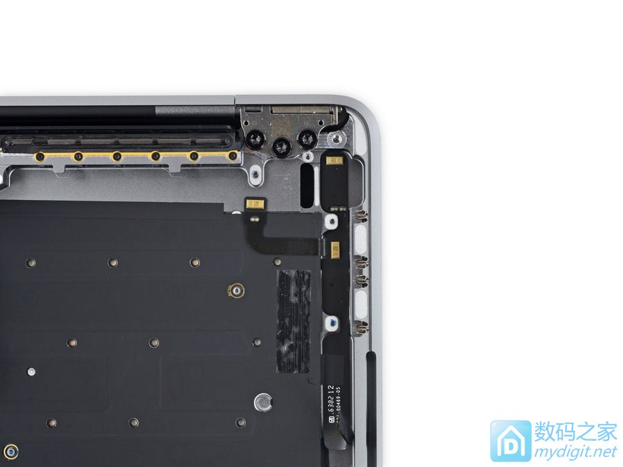 苹果13寸MacBook Pro高配版(带Touch Bar)拆机报告 苹果13寸MacBook Pro高配版(带Touch Bar)拆机报告