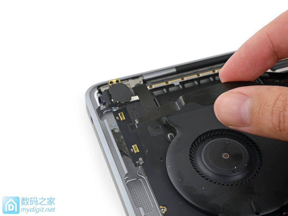 2016款苹果MacBook Pro 13"丐中丐版拆机报告 2016款苹果MacBook Pro 13"丐中丐版拆机报告