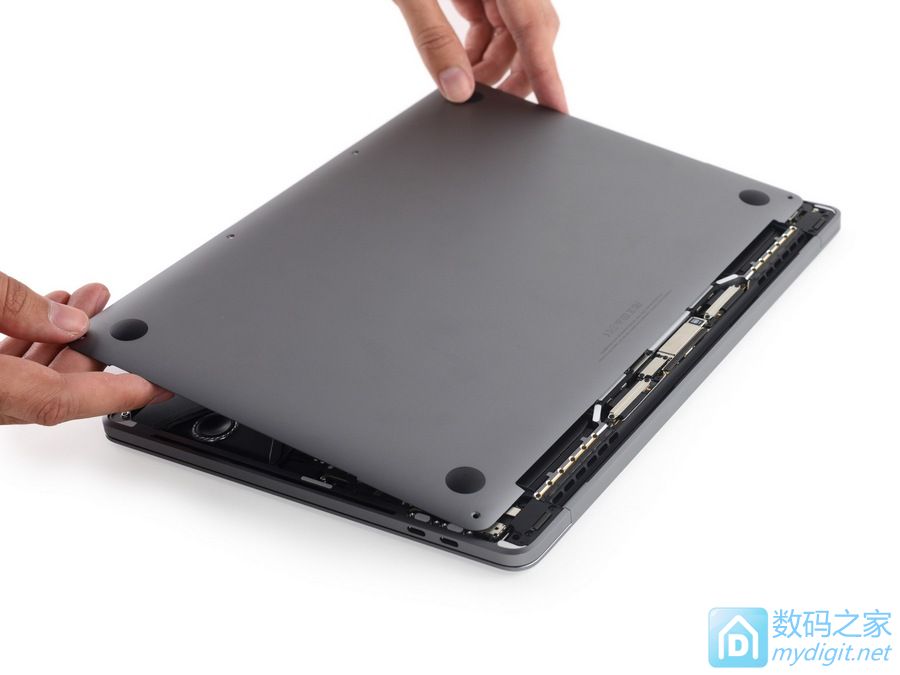 苹果13寸MacBook Pro高配版(带Touch Bar)拆机报告 苹果13寸MacBook Pro高配版(带Touch Bar)拆机报告