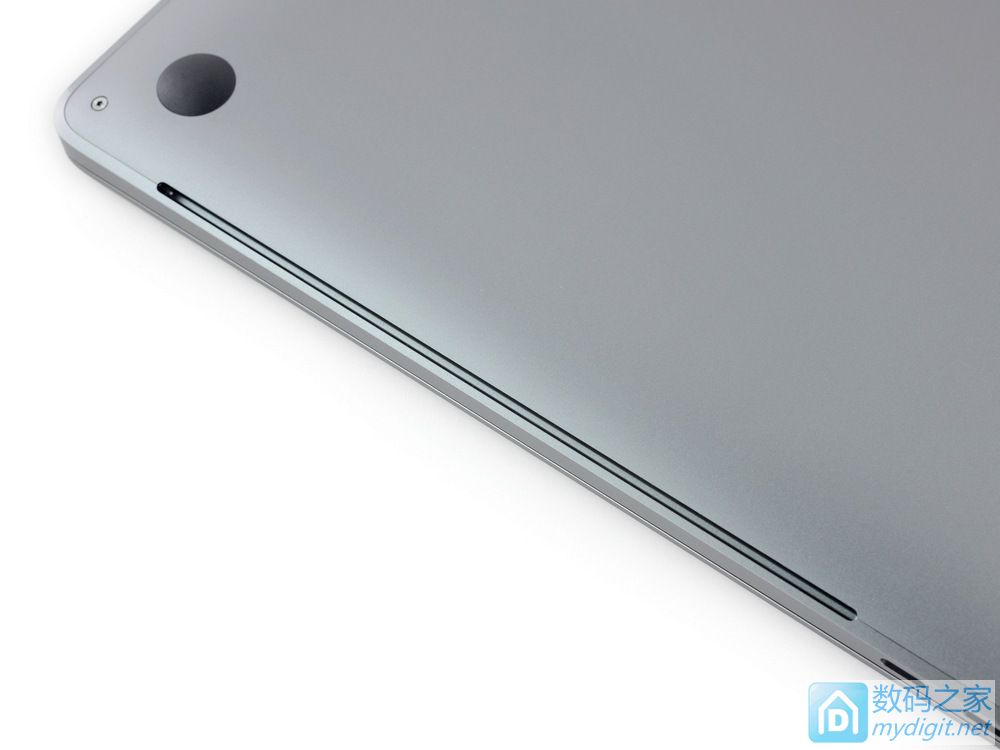 苹果2016款15寸MacBook Pro拆机报告(带Touch Bar) 苹果2016款15寸MacBook Pro拆机报告(带Touch Bar)