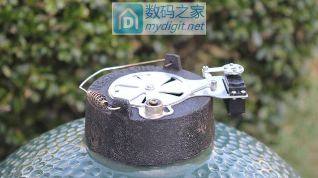SMOBOT:熏不着人又贼安全的烧烤炉排烟/温控机器人 SMOBOT:熏不着人又贼安全的烧烤炉排烟/温控机器人