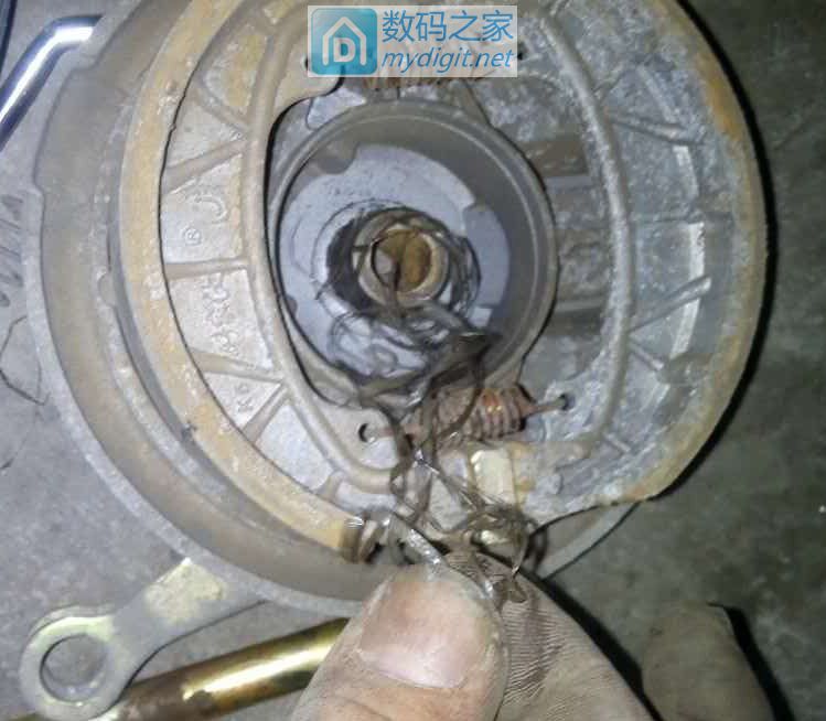 再拆一台电动车,顺便求助:怎么拆电动车前轮轴承?(已解决,请看续集) 再拆一台电动车,顺便求助:怎么拆电动车前轮轴承?(已解决,请看续集)