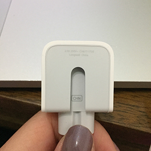 mbp的充电器是这样子的么,请教大神们 mbp的充电器是这样子的么,请教大神们