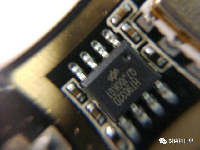 小米对讲机拆机图解,脱光了再看! 小米对讲机拆机图解,脱光了再看!