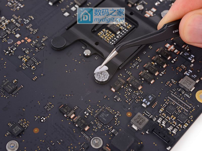 内藏大惊喜!2017 款 21.5寸 iMac Retina 4K拆机 内藏大惊喜!2017 款 21.5寸 iMac Retina 4K拆机