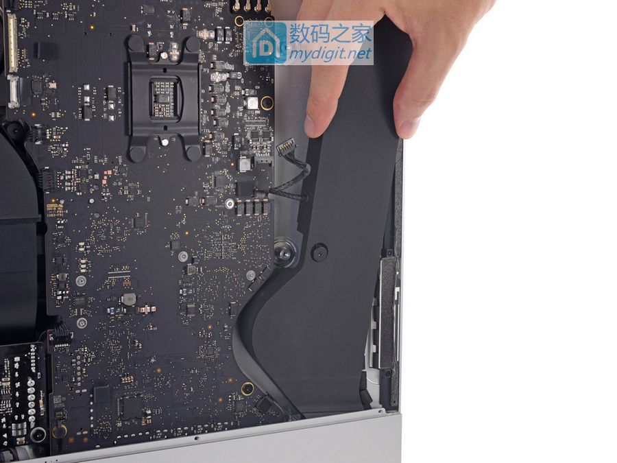 内藏大惊喜!2017 款 21.5寸 iMac Retina 4K拆机 内藏大惊喜!2017 款 21.5寸 iMac Retina 4K拆机