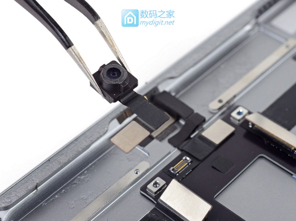 "探秘"之路依旧险恶重重!苹果 iPad Pro 10.5" 拆机图赏 "探秘"之路依旧险恶重重!苹果 iPad Pro 10.5" 拆机图赏