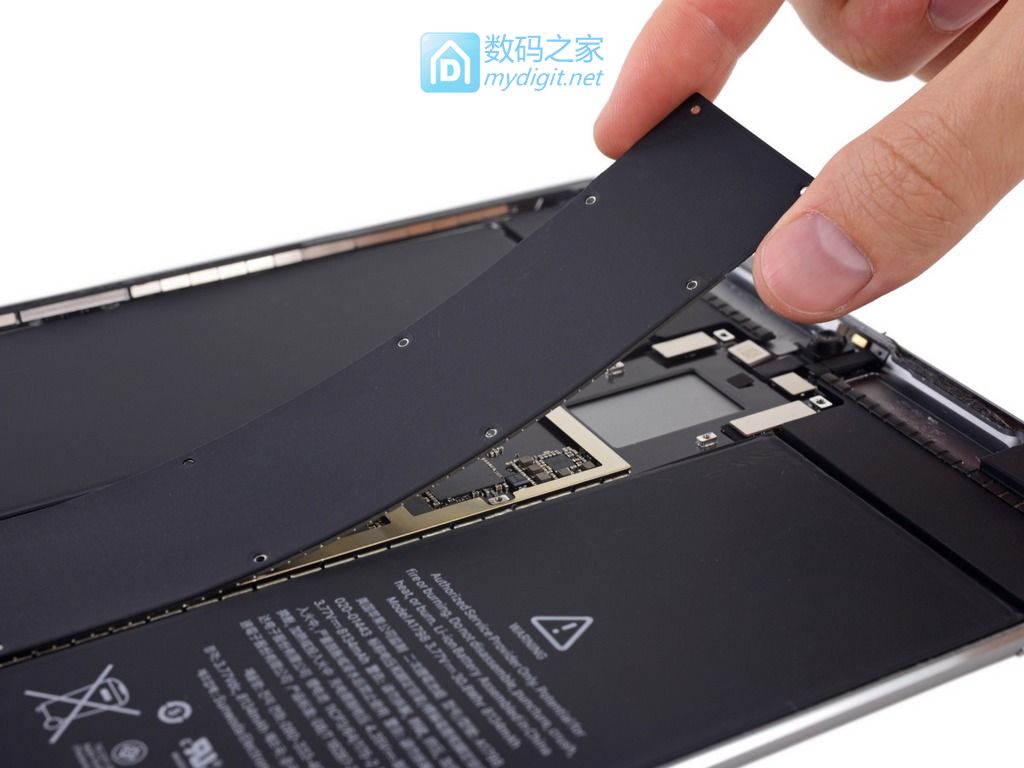 "探秘"之路依旧险恶重重!苹果 iPad Pro 10.5" 拆机图赏 "探秘"之路依旧险恶重重!苹果 iPad Pro 10.5" 拆机图赏