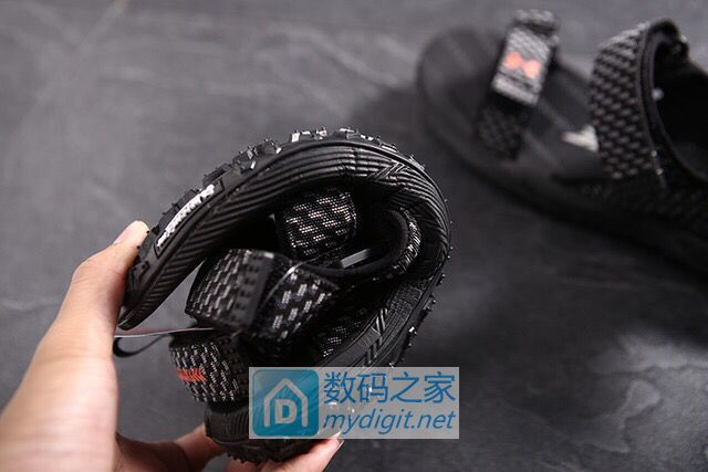 198ʰUnder ArmourֻͽɽЬ