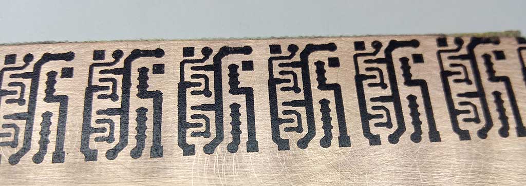 第一次尝试做热转印PCB,还算成功。 第一次尝试做热转印PCB,还算成功。