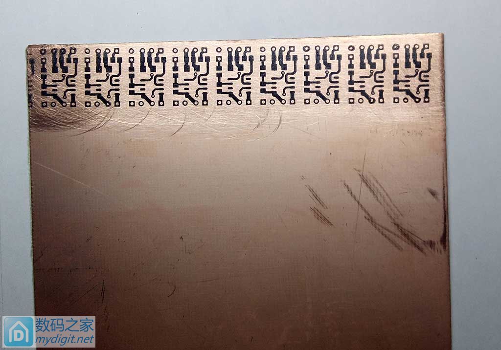 第一次尝试做热转印PCB,还算成功。 第一次尝试做热转印PCB,还算成功。