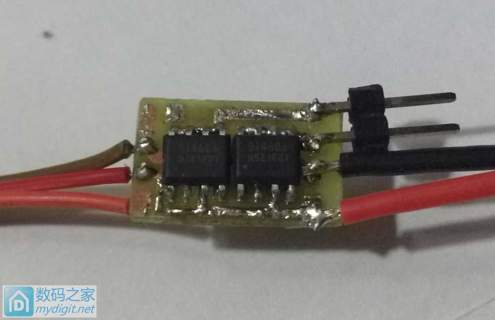 第一次尝试做热转印PCB,还算成功。 第一次尝试做热转印PCB,还算成功。