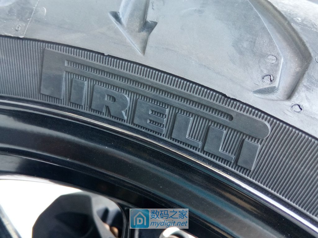 近距离欣赏,德国宝马摩托车 BMW F800R(原创首发) 近距离欣赏,德国宝马摩托车 BMW F800R(原创首发)