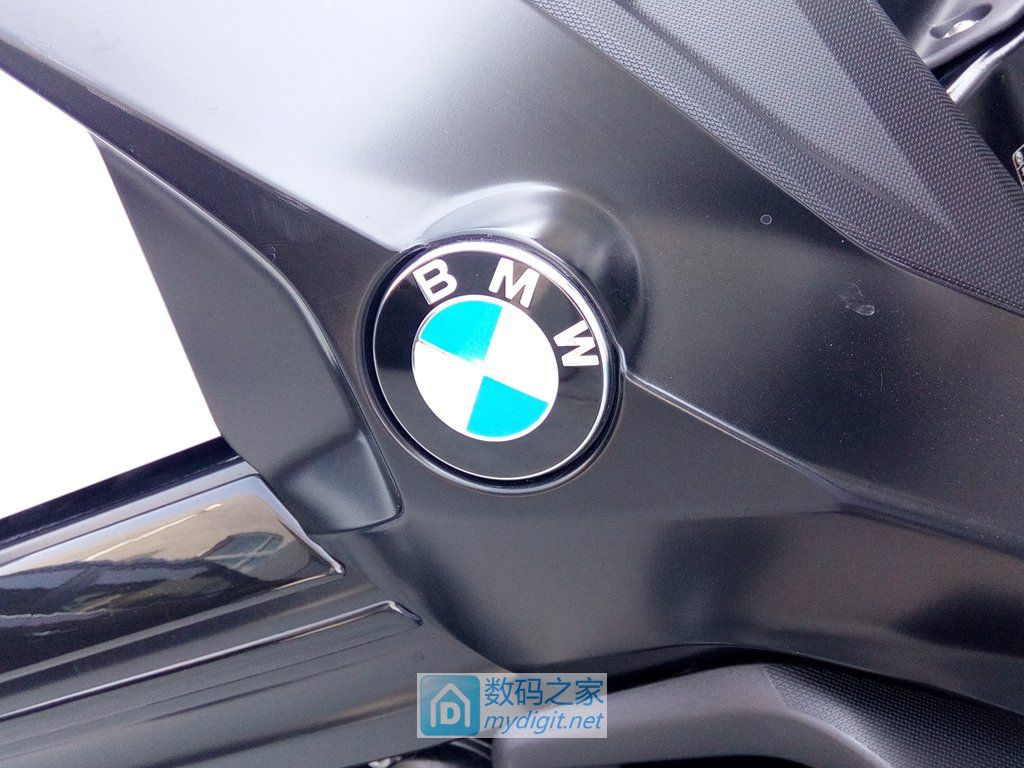 近距离欣赏,德国宝马摩托车 BMW F800R(原创首发) 近距离欣赏,德国宝马摩托车 BMW F800R(原创首发)