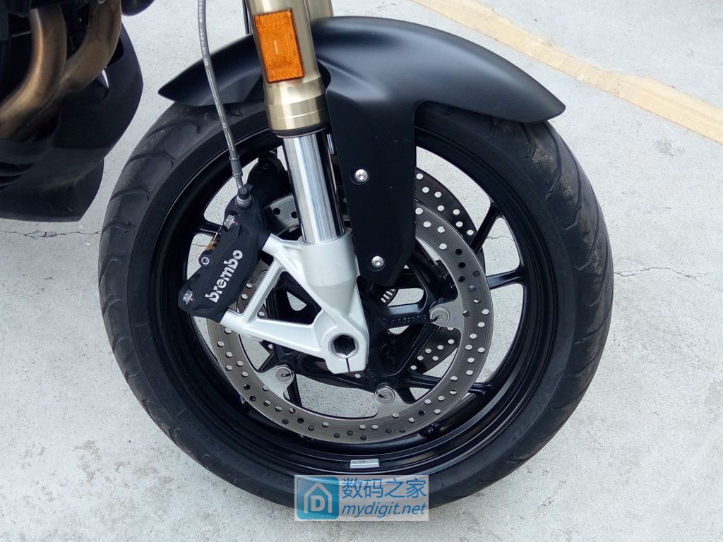 近距离欣赏,德国宝马摩托车 BMW F800R(原创首发) 近距离欣赏,德国宝马摩托车 BMW F800R(原创首发)