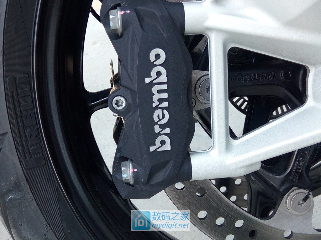 近距离欣赏,德国宝马摩托车 BMW F800R(原创首发) 近距离欣赏,德国宝马摩托车 BMW F800R(原创首发)