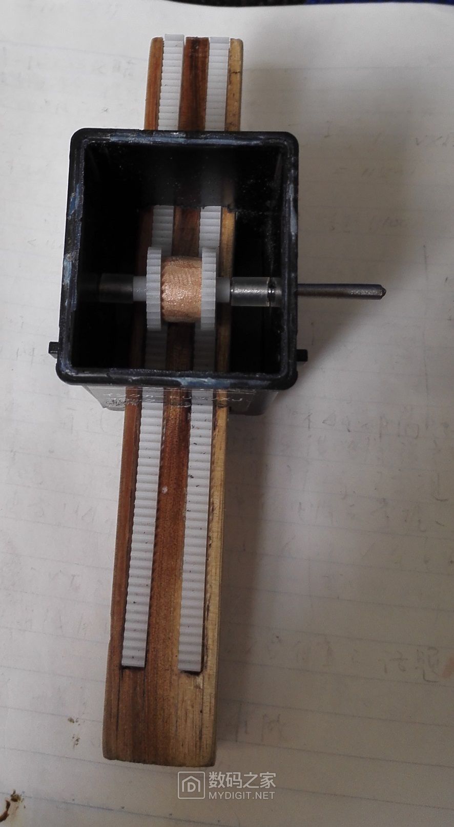 DIY玩具级小台钻,PCB板打洞好帮手 DIY玩具级小台钻,PCB板打洞好帮手