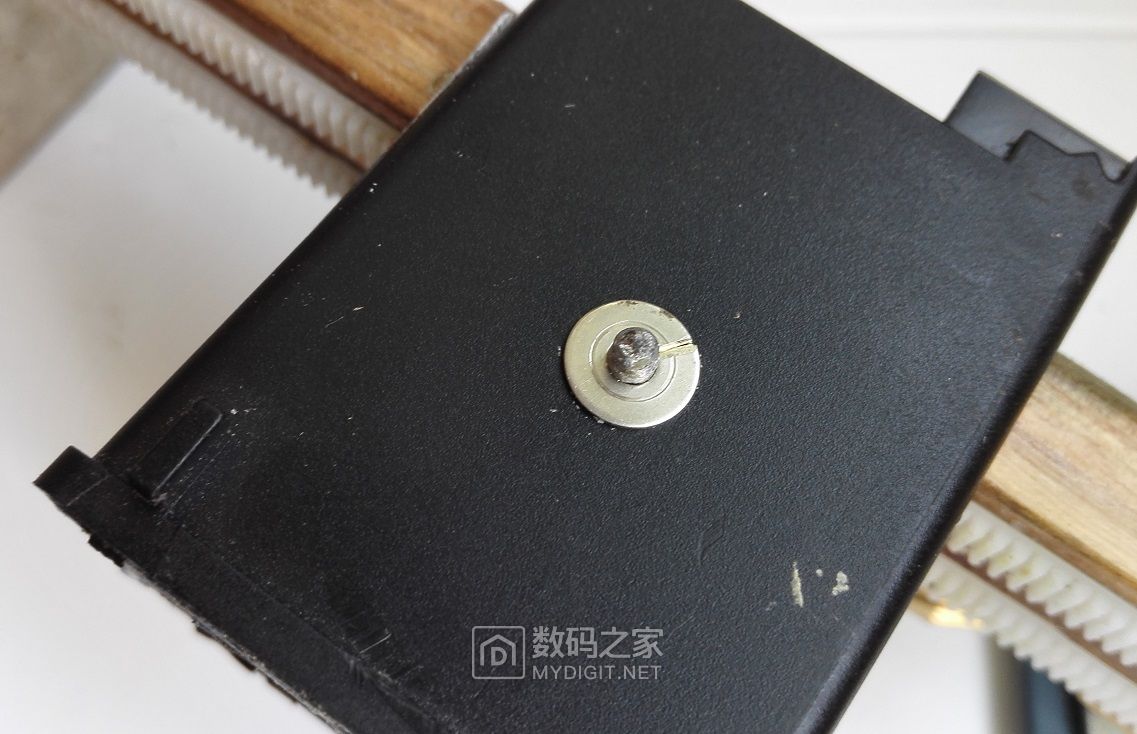 DIY玩具级小台钻,PCB板打洞好帮手 DIY玩具级小台钻,PCB板打洞好帮手