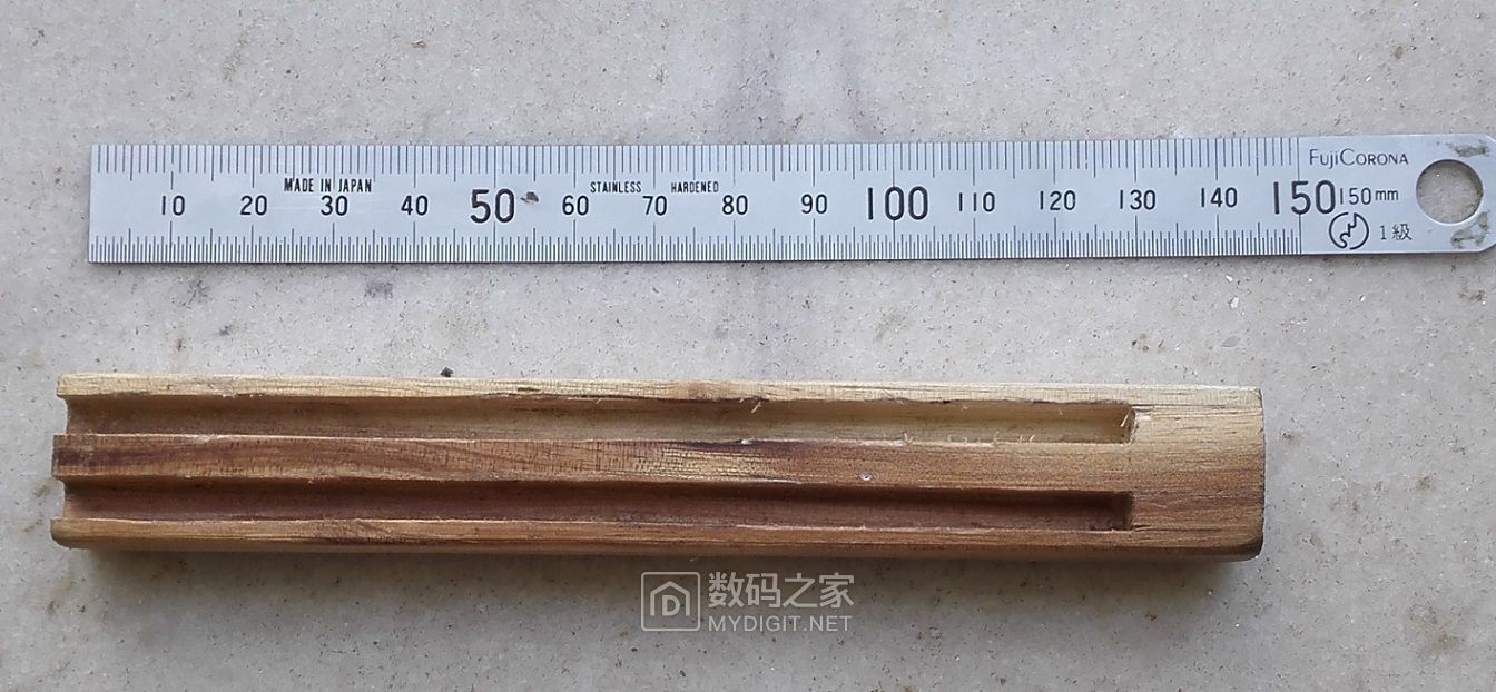 DIY玩具级小台钻,PCB板打洞好帮手 DIY玩具级小台钻,PCB板打洞好帮手