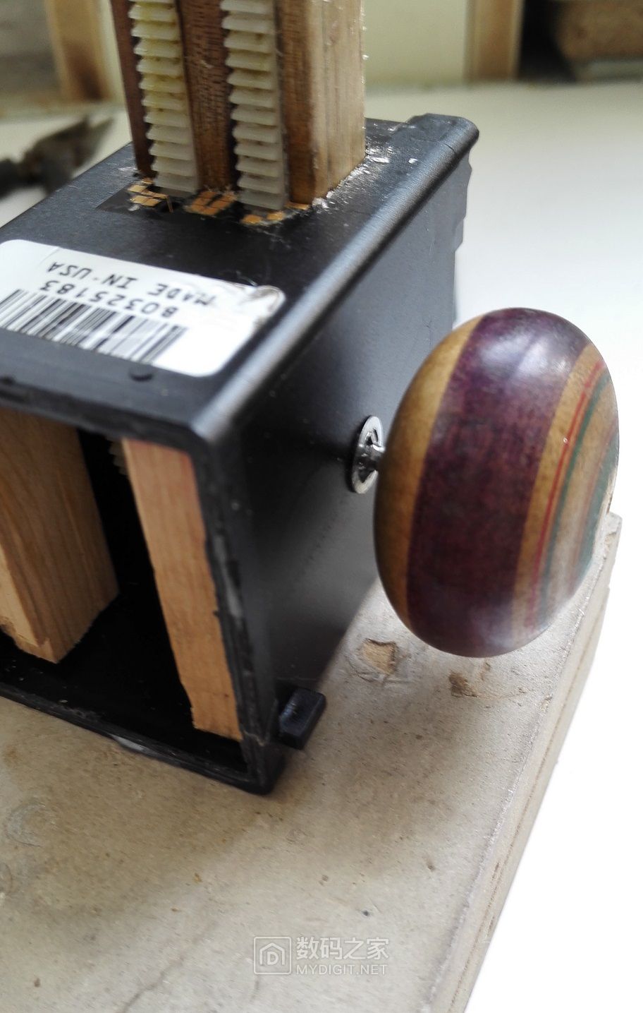 DIY玩具级小台钻,PCB板打洞好帮手 DIY玩具级小台钻,PCB板打洞好帮手