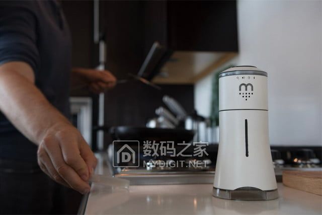 这个 Smalt 小盐罐不简单,不仅能精量投盐还会唱歌撩妹 这个 Smalt 小盐罐不简单,不仅能精量投盐还会唱歌撩妹