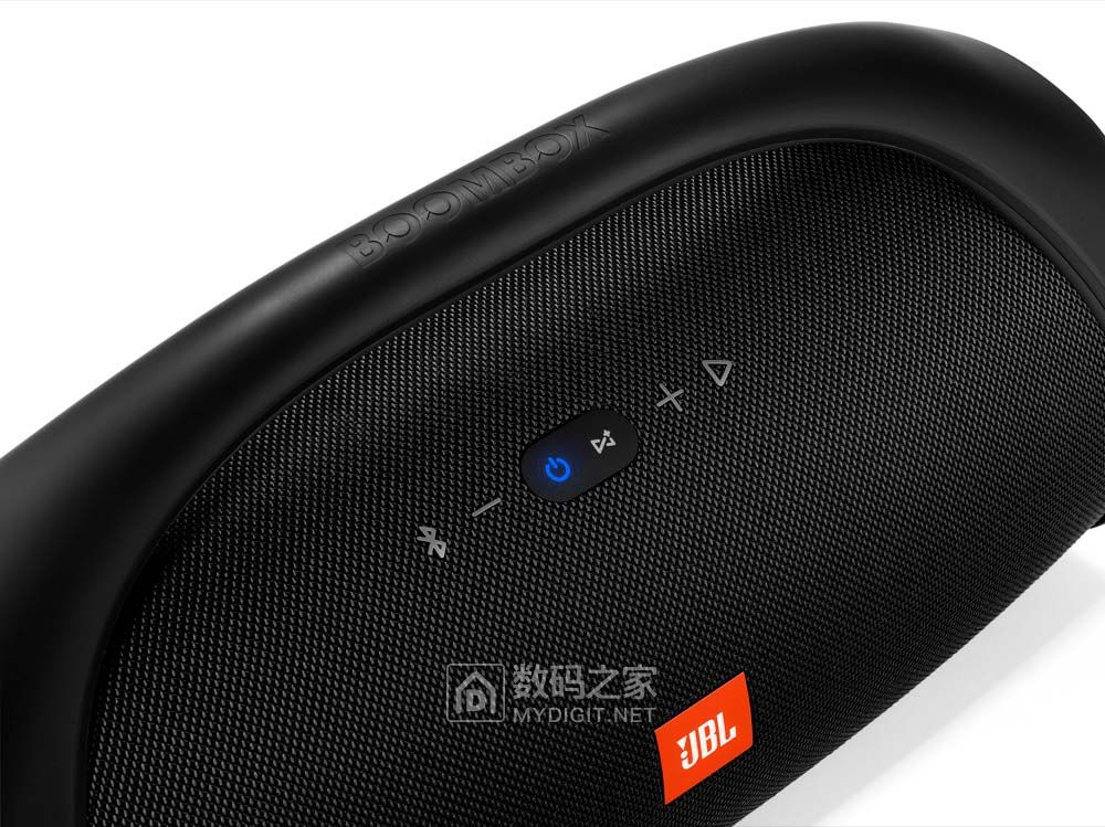 也是小型备胎充电站 JBL Boombox“炸弹”级户外蓝牙音箱 也是小型备胎充电站 JBL Boombox“炸弹”级户外蓝牙音箱
