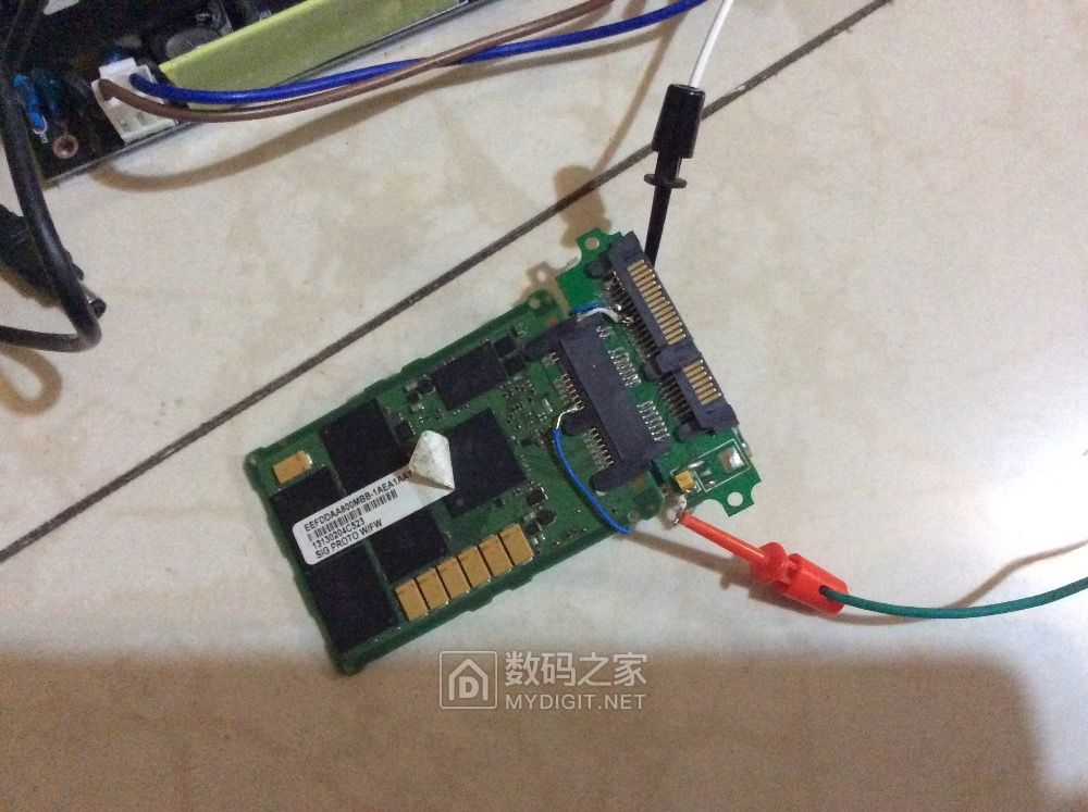 刚刚修好了一个大M主控的企业级SSD,好激动!!! 刚刚修好了一个大M主控的企业级SSD,好激动!!!