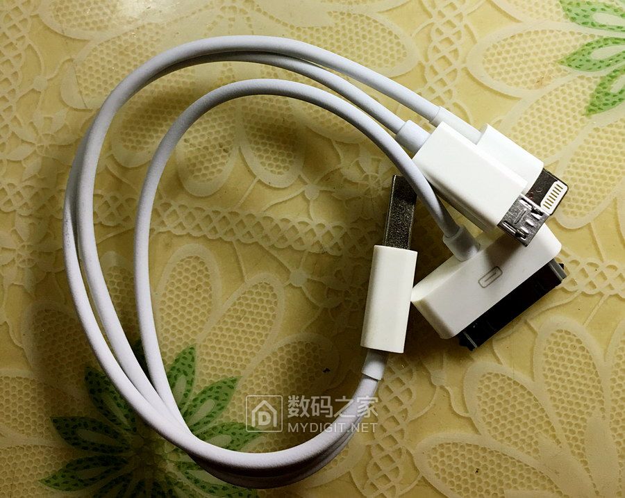 原包装带液晶显示的充电宝 8000mah 4个25元包百世快递 原包装带液晶显示的充电宝 8000mah 4个25元包百世快递