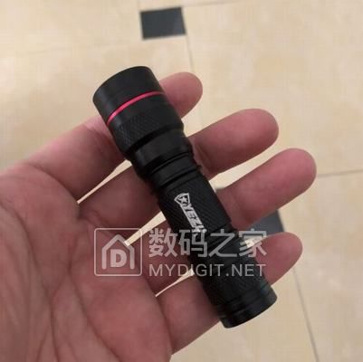 10.8包邮!野战连AA变焦小直 39包邮!Y6 中头18650锂电 一体仓CREE XM-L2 又有啦! 10.8包邮!野战连AA变焦小直 39包邮!Y6 中头18650锂电 一体仓CREE XM-L2 又有啦!