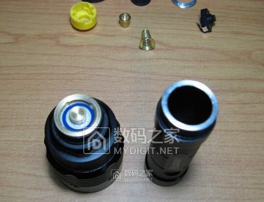 10.8包邮!野战连AA变焦小直 39包邮!Y6 中头18650锂电 一体仓CREE XM-L2 又有啦! 10.8包邮!野战连AA变焦小直 39包邮!Y6 中头18650锂电 一体仓CREE XM-L2 又有啦!