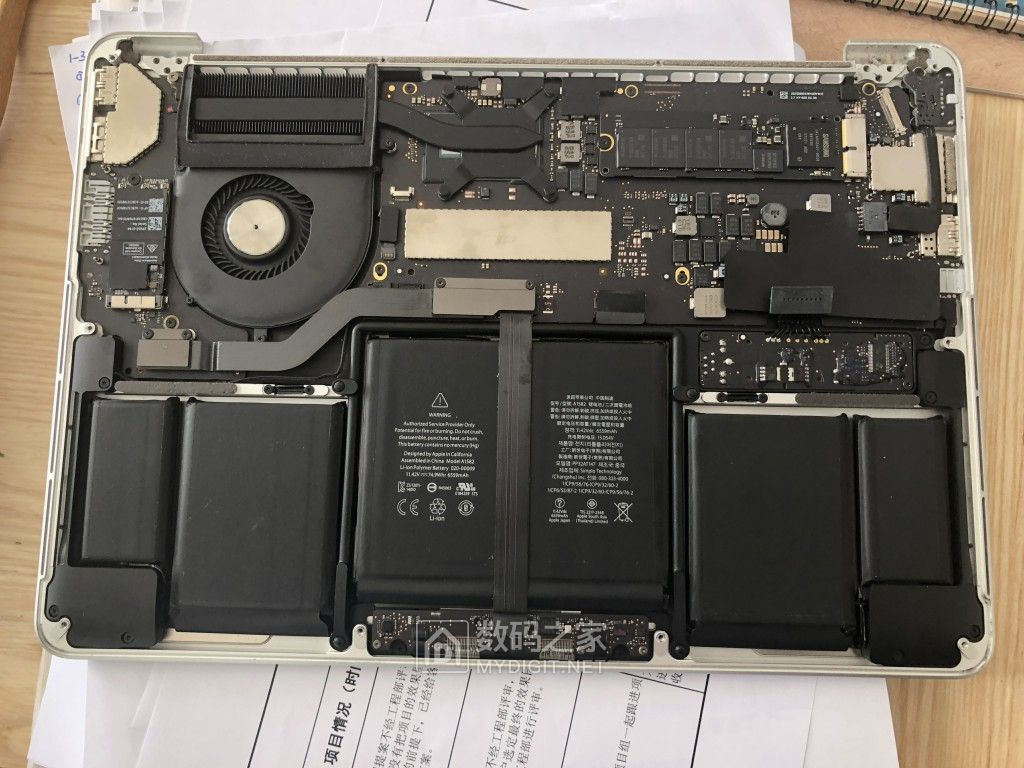 一次性的产品?MacBook Pro 2015款 Retina显示屏总成拆解 一次性的产品?MacBook Pro 2015款 Retina显示屏总成拆解
