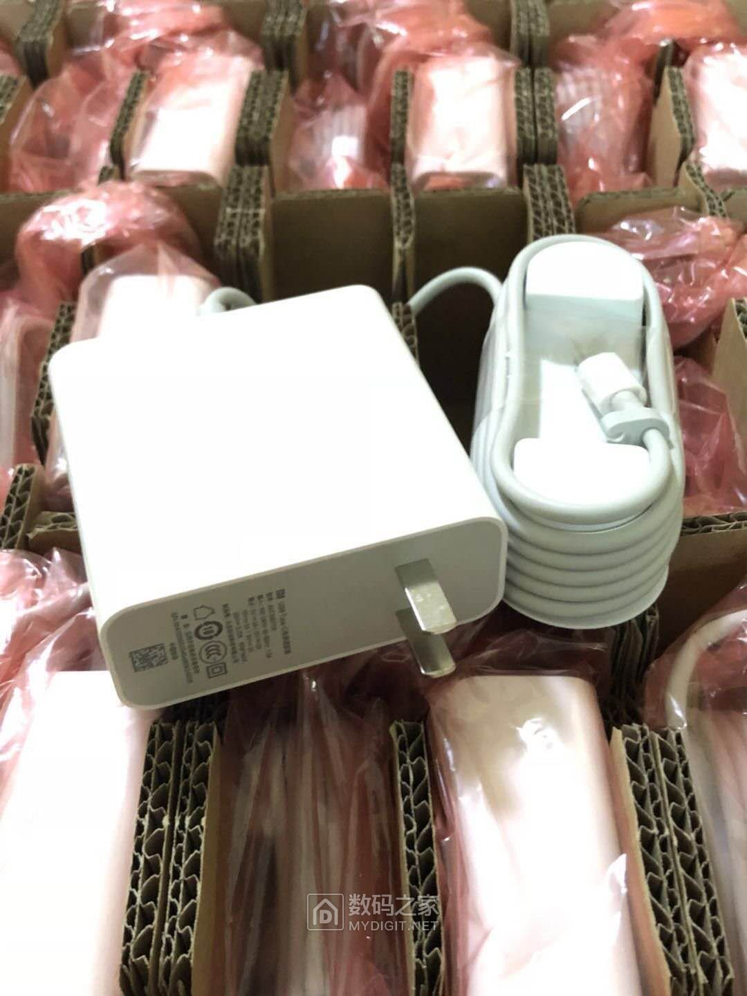 天天特价 小米65W原装充电器75元,华为5A原装