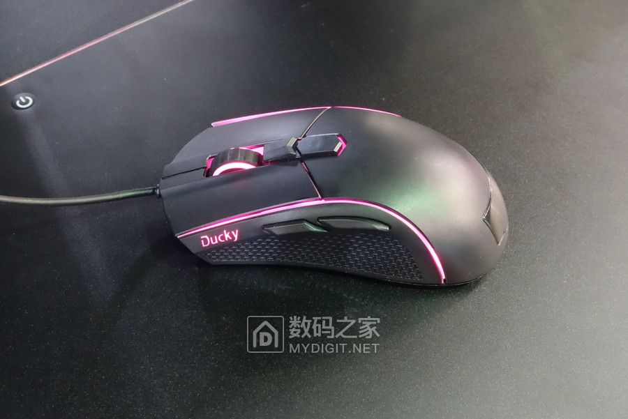 高c/p值电竞战武新典范 魔力鸭推出 Secret 2 PBT 耐酸鼠标 高c/p值电竞战武新典范 魔力鸭推出 Secret 2 PBT 耐酸鼠标