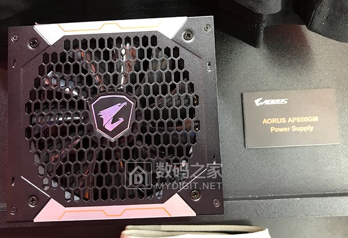 铁汉柔情亦动亦静 技嘉“大马力”游戏电源Aourus AP750GM/AP850GM 铁汉柔情亦动亦静 技嘉“大马力”游戏电源Aourus AP750GM/AP850GM